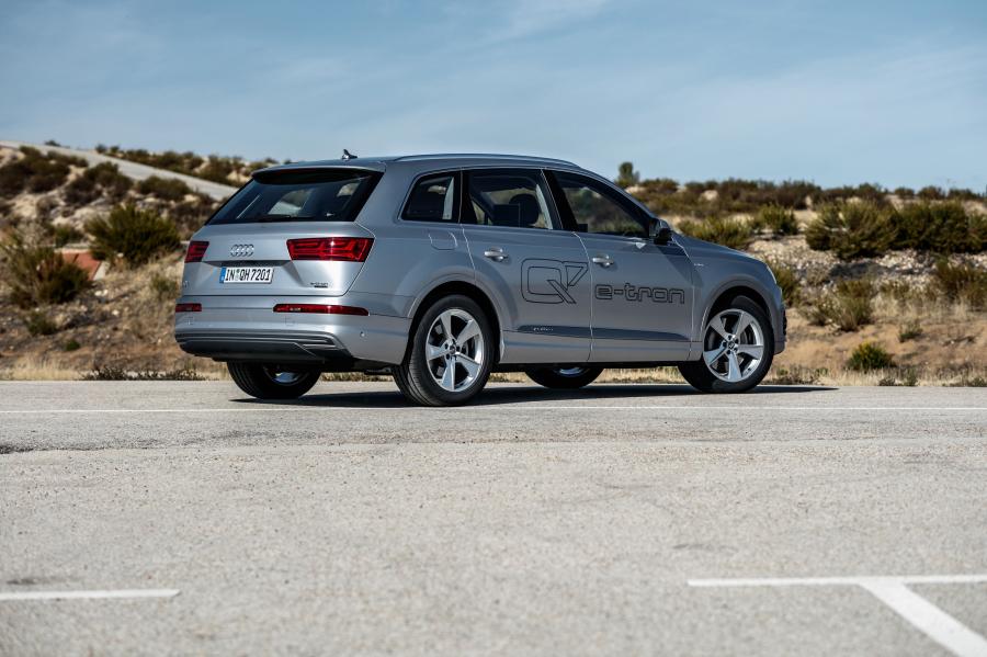  Audi Q7 e-tron TDI Quattro (4M) 2016 года  (WW) (фото 32 из 33)